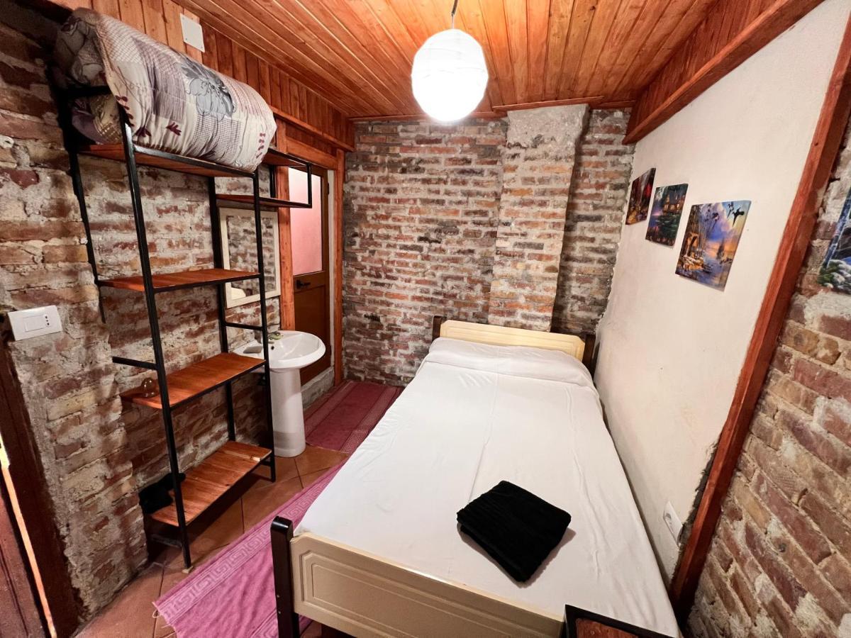 Rooms Nesti Inside Of Castle Крує Екстер'єр фото