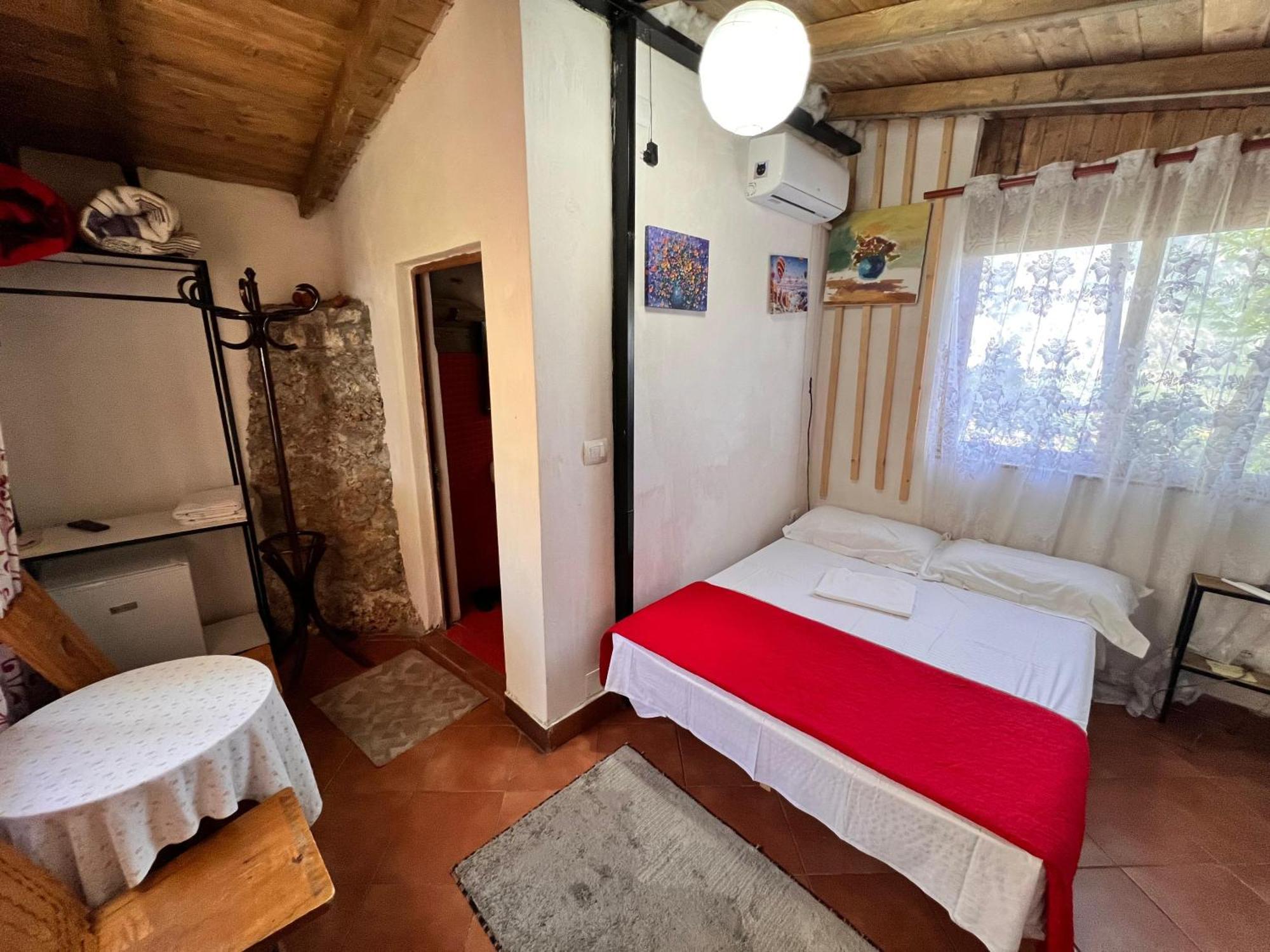 Rooms Nesti Inside Of Castle Крує Екстер'єр фото